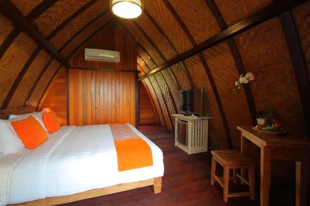 The Kirana Ungasan Villa Jimbaran Kültér fotó