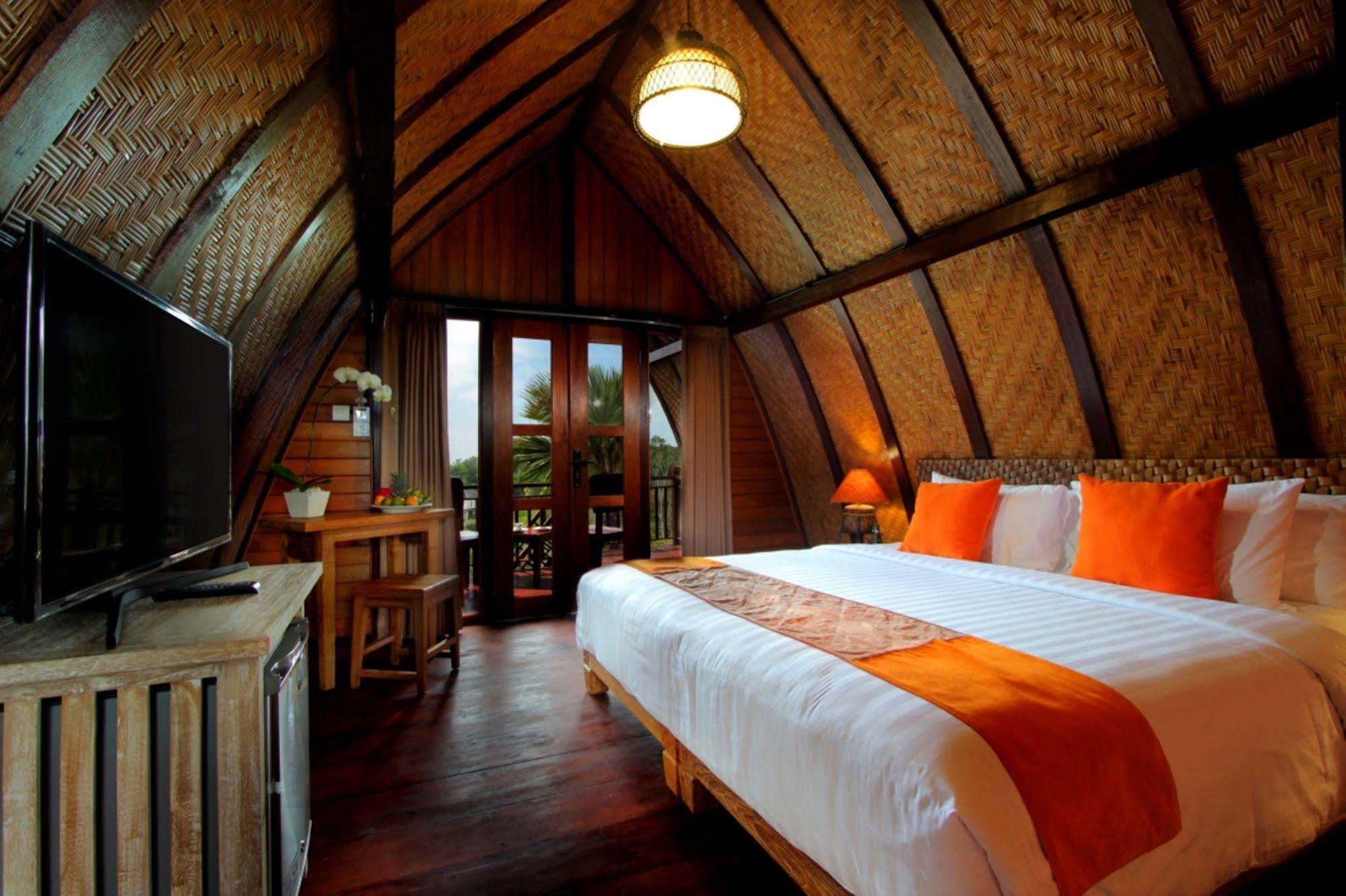 The Kirana Ungasan Villa Jimbaran Kültér fotó